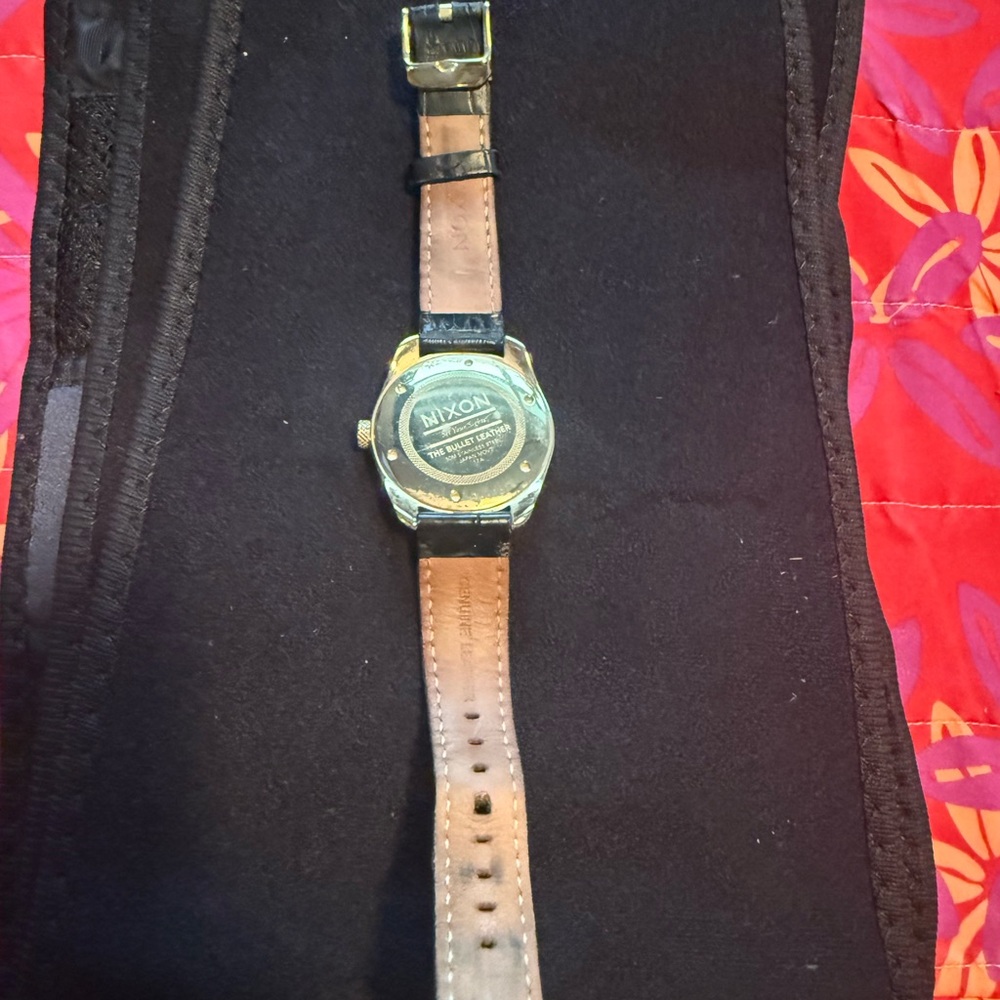 Nixon Gold and Black Leather Watch - Picture 5 of 8